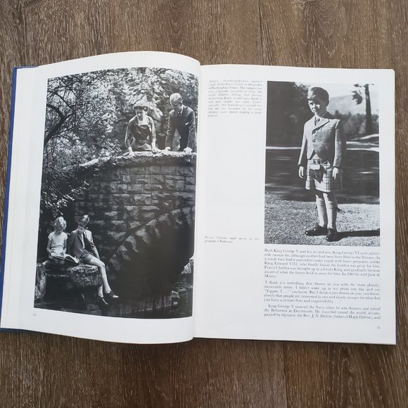 Debrett’s Book The Royal Wedding Official Souvenir Vintage Coffee Table Diana - Picture 15 of 16